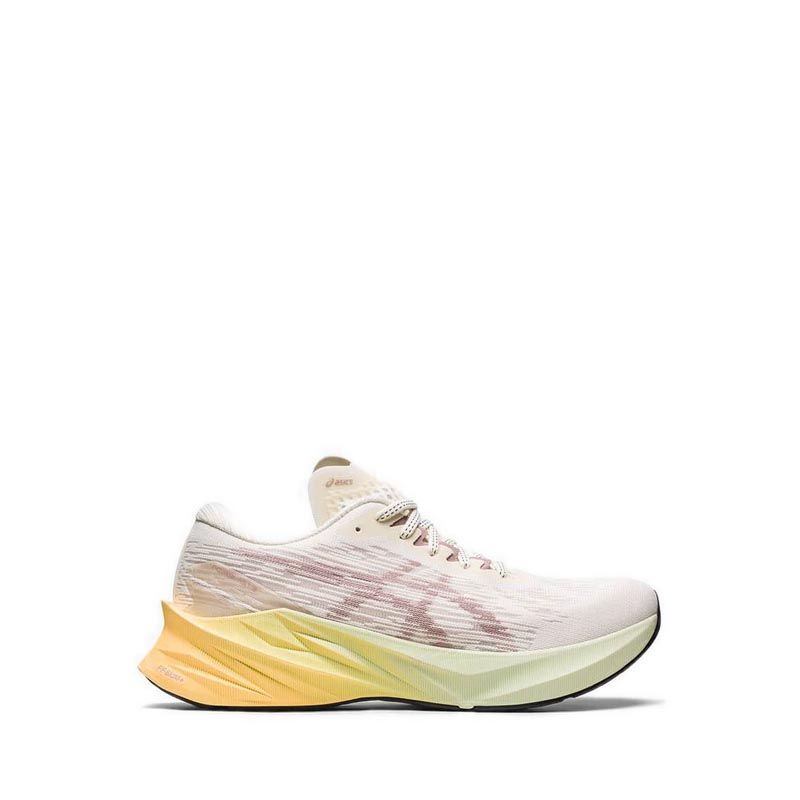 Novablast 3 Women Standard Running Shoes - Cream